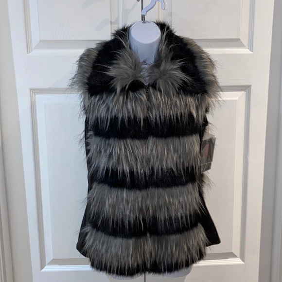 Adrienne Landau Woman’s Synthetic Fur Winter Outdoor Vest Size Small - Picture 1 of 13